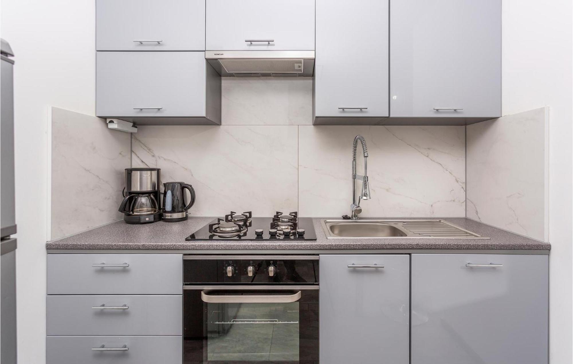 Beautiful Apartment In Malinska With Kitchen Exteriér fotografie