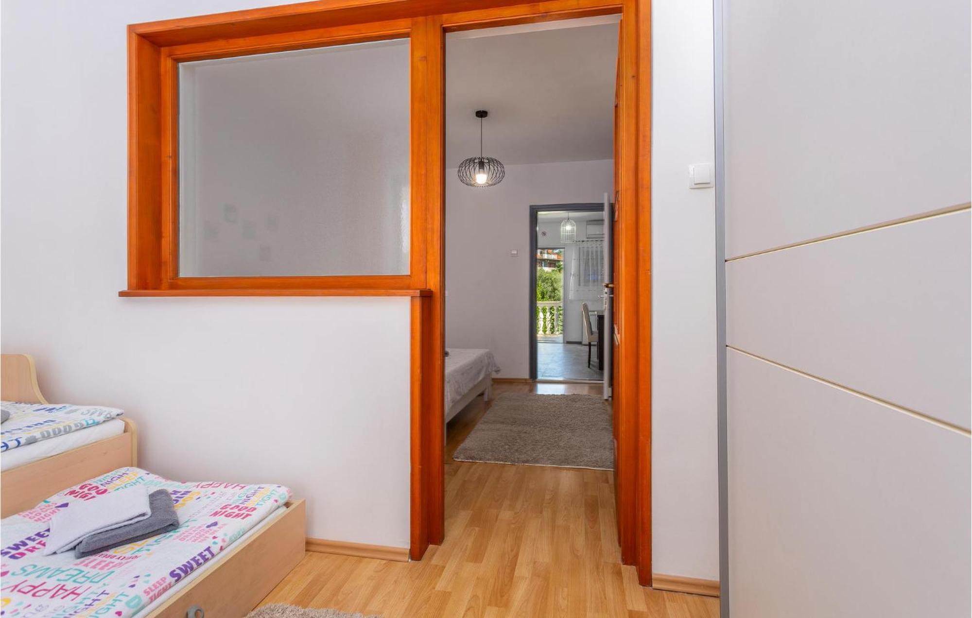 Beautiful Apartment In Malinska With Kitchen Exteriér fotografie