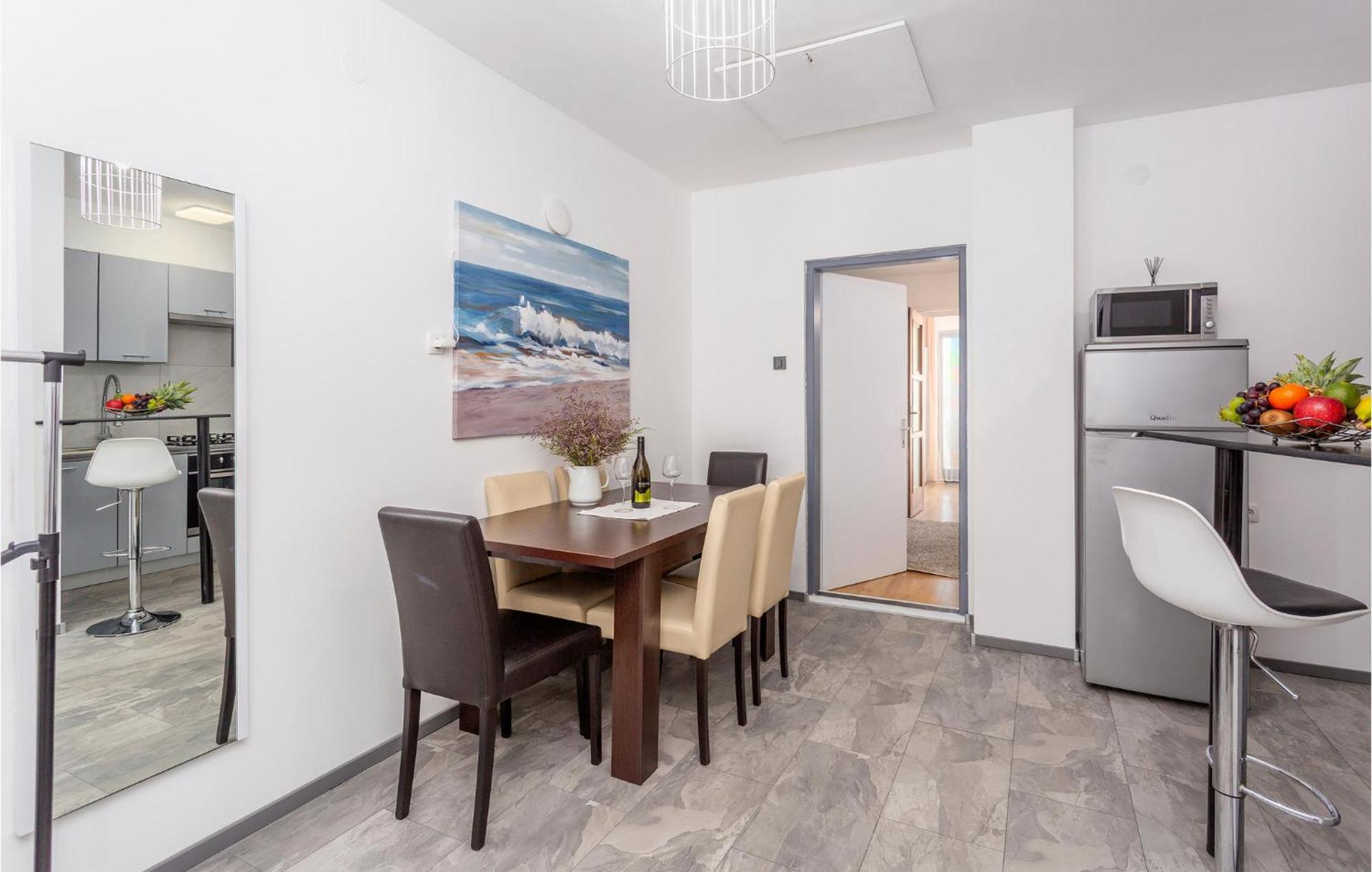 Beautiful Apartment In Malinska With Kitchen Exteriér fotografie