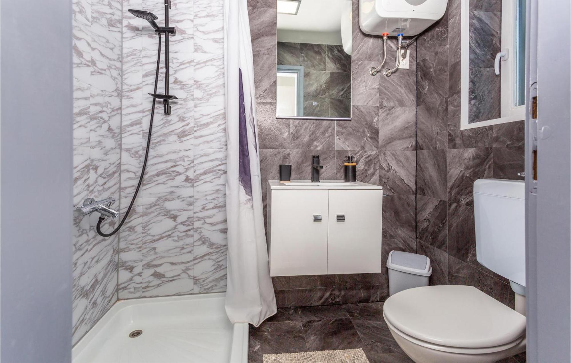 Beautiful Apartment In Malinska With Kitchen Exteriér fotografie